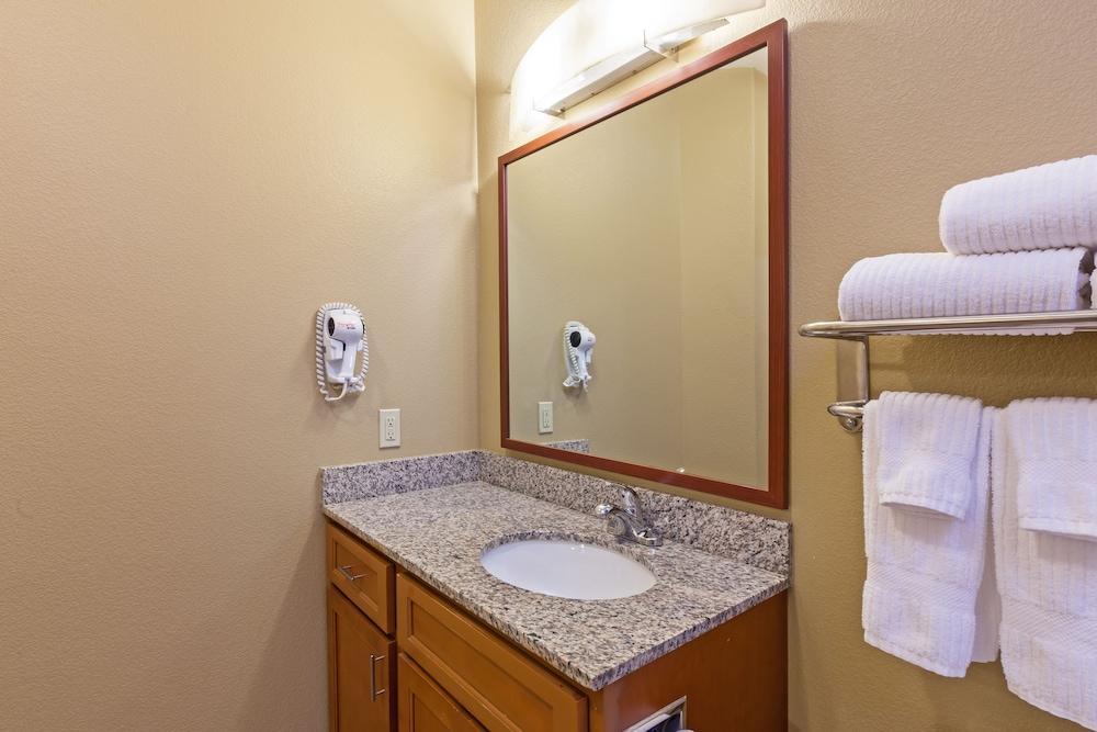 Candlewood Suites Deer Park By Ihg Экстерьер фото