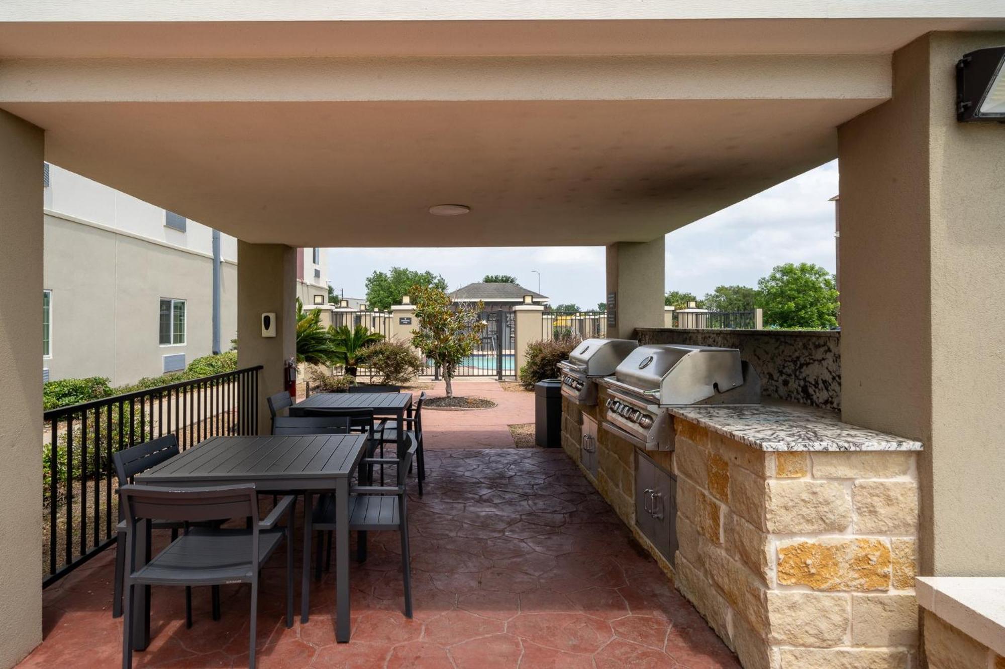Candlewood Suites Deer Park By Ihg Экстерьер фото
