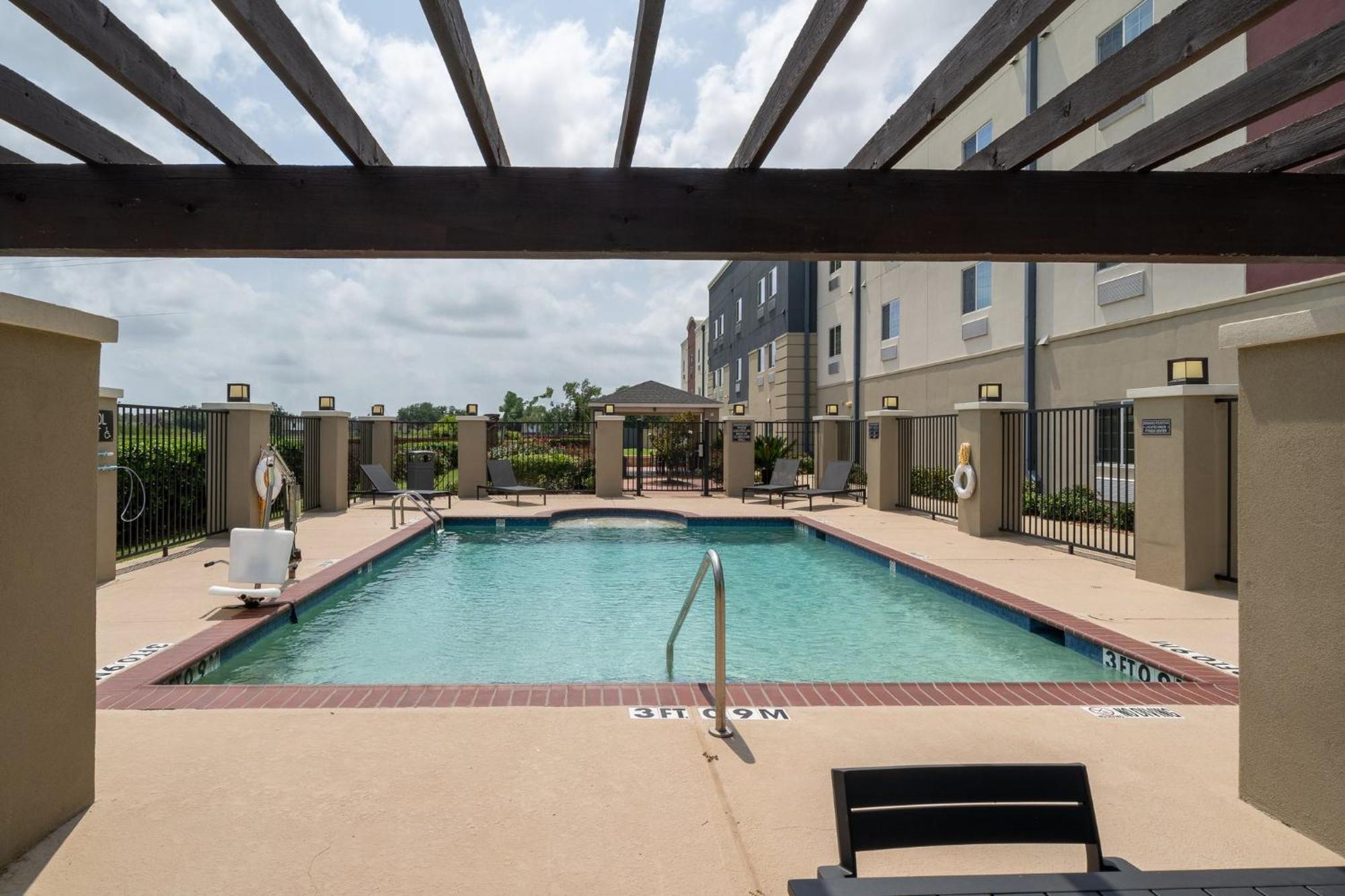Candlewood Suites Deer Park By Ihg Экстерьер фото