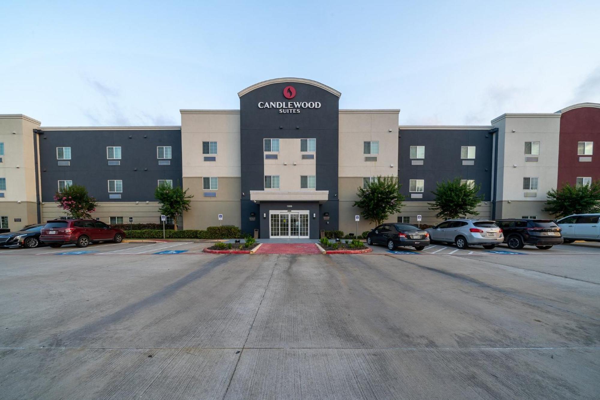 Candlewood Suites Deer Park By Ihg Экстерьер фото