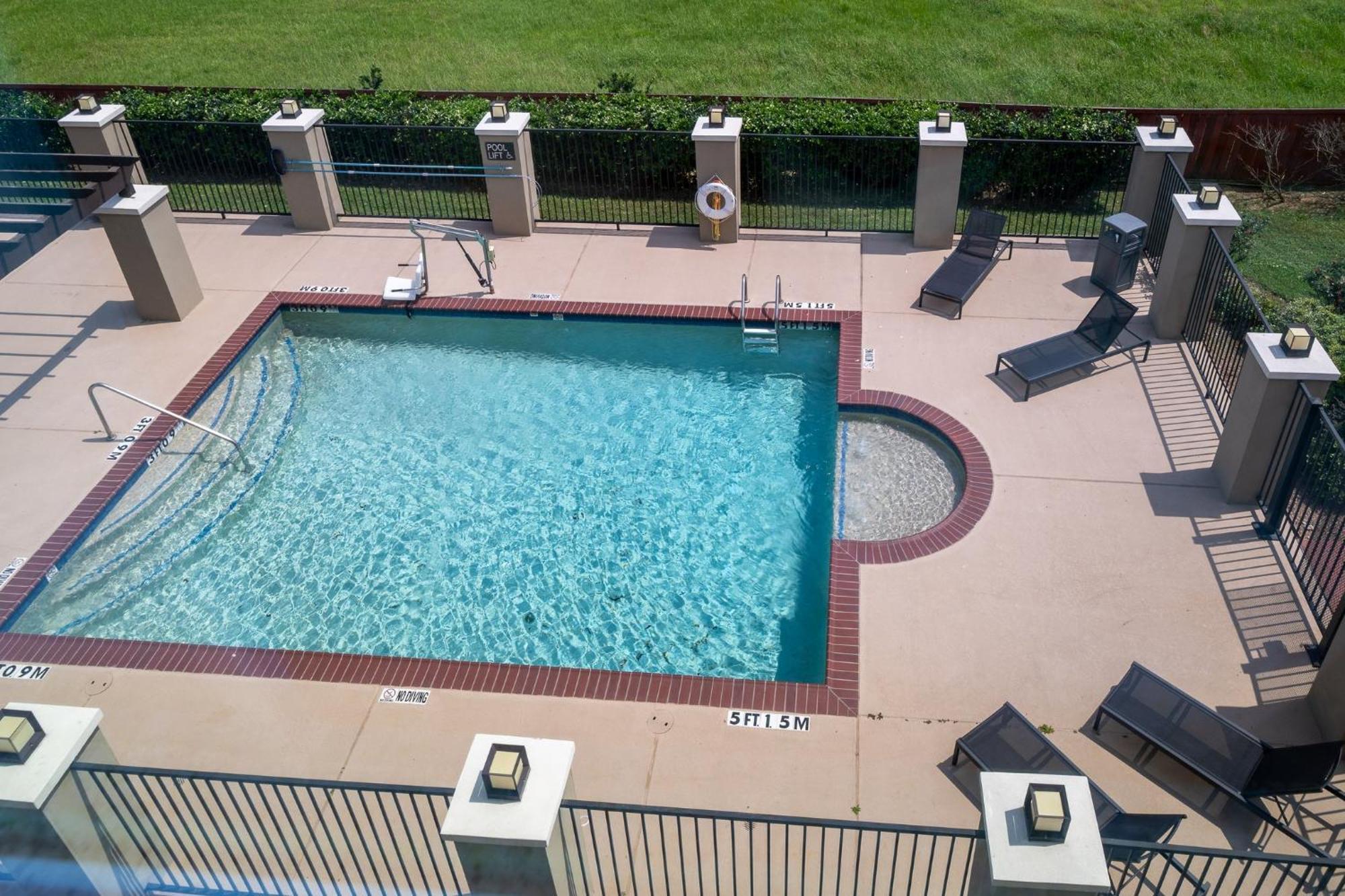 Candlewood Suites Deer Park By Ihg Экстерьер фото